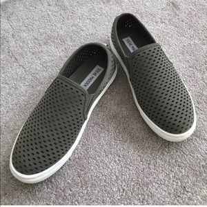 Steve Madden slip on sneakers
